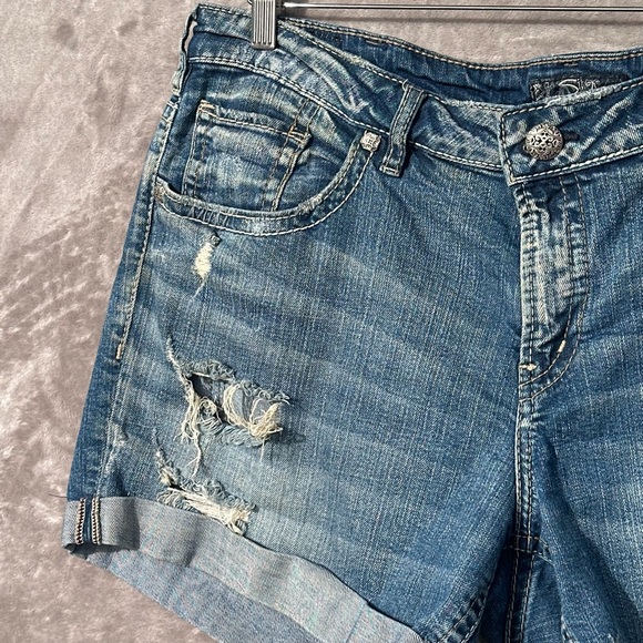 Silver jeans co Distressed Jean Shorts Women’s Boyfriend Fit Rolled Hem SZ 14 - Picture 2 of 14